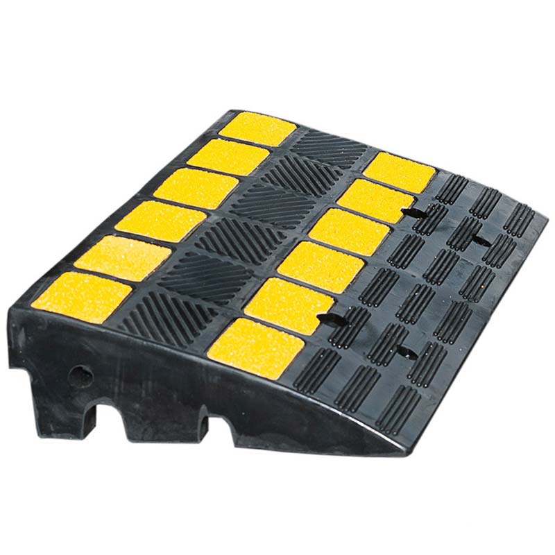 TRAFFIC-LINE Heavy-Duty Rubber Kerb Ramp Centre Section - 600 x 300 x 100mm