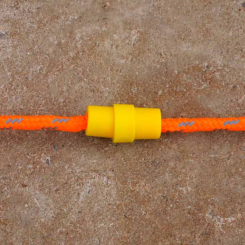 Traffic-line barrier rope snap connector