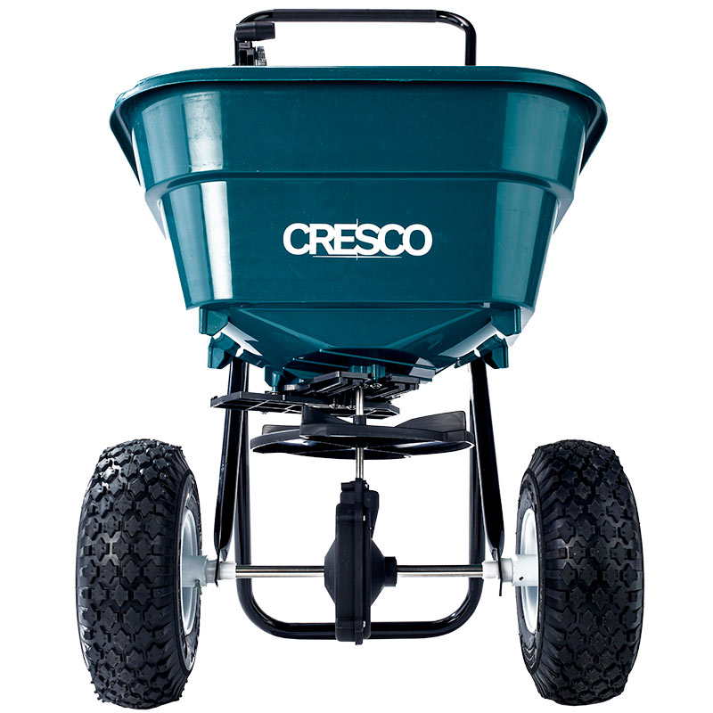 Cresco spreader with pneumatic wheels