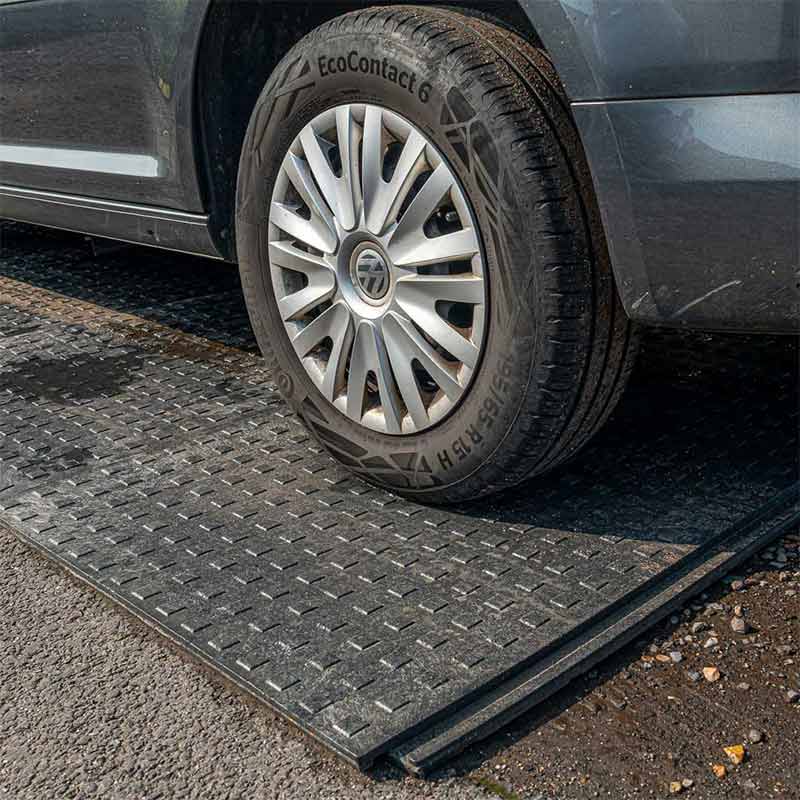 Recycled rubber groundsafe trak mat