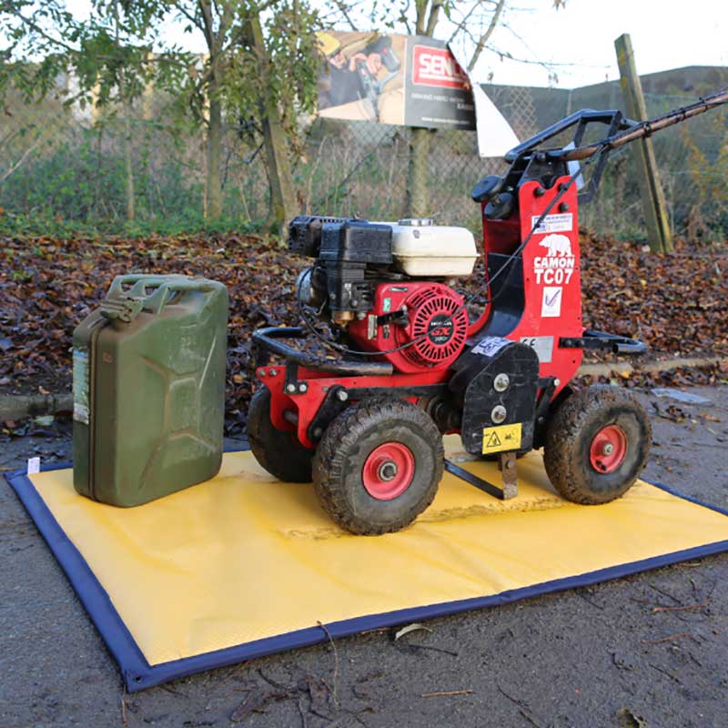 SpillTrapper extra-large absorbent mat