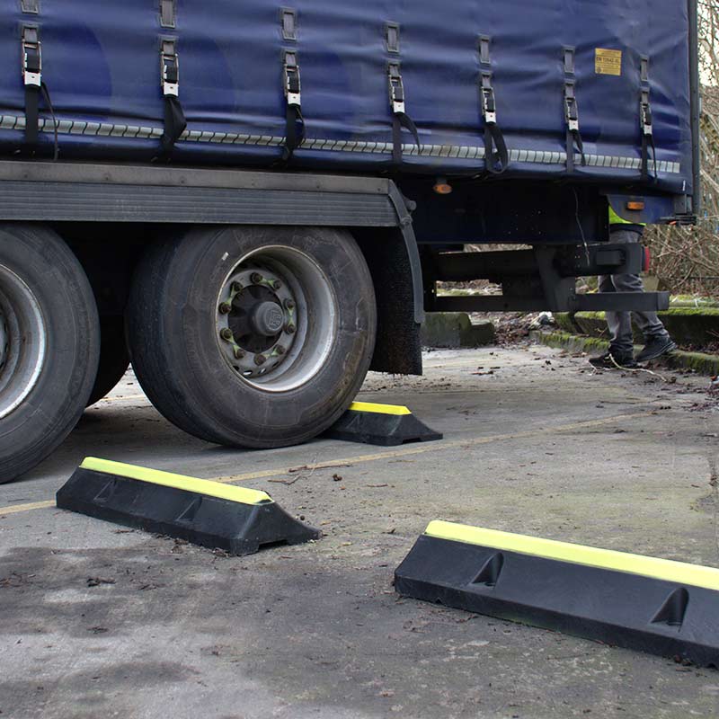 100% recycled PVC HGV wheel stop